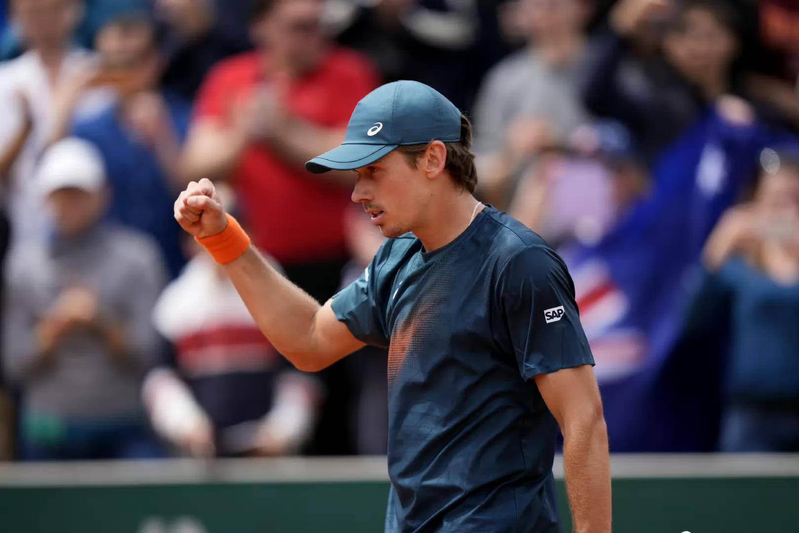 加拿大队前途光明！，德约科维奇新星大比分获胜表现突出上演精彩一战的简单介绍