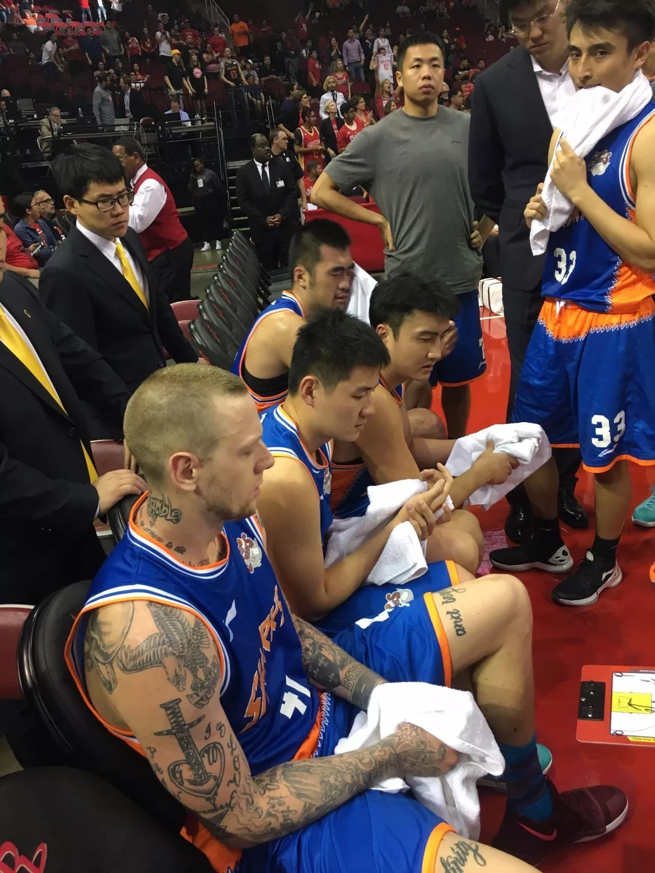 爱游戏游戏平台-纽约尼克斯清晨更衣室发声,志在CBA常规赛名次提升,压力陡增,训练强度明显提升的简单介绍