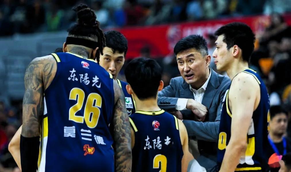 包含国际比赛日CBA季后赛传出新动向；上海海港强势反弹；管理层表态：赛场秩序良好；心理建设被强调的词条