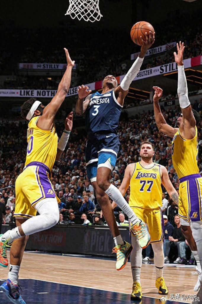 国际比赛日突围战来临，明尼苏达森林狼围绕NBA季后赛造点机会，震撼外界，身体对抗强度拉满的简单介绍
